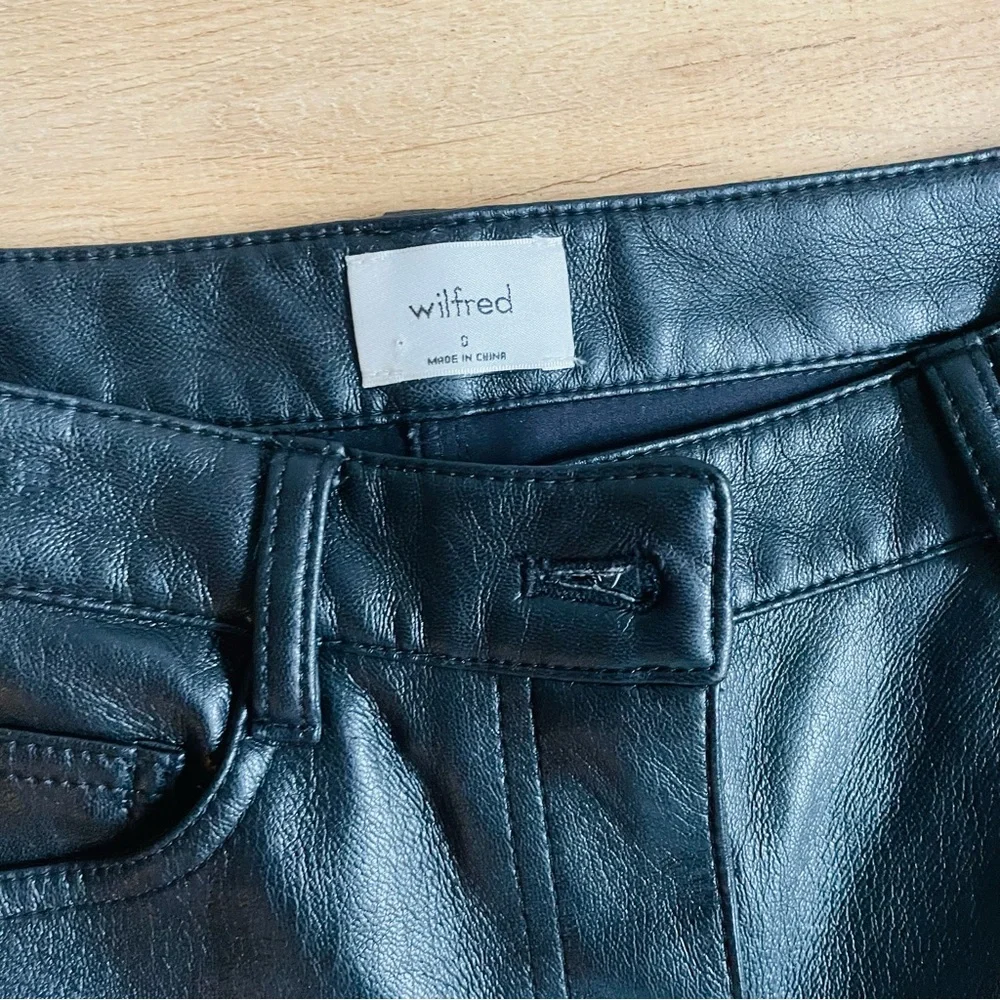 Wilfred Faux Leather Pants Women Size 0 Black Straight Leg Aritzia - Picture 2 of 10